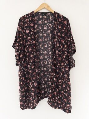 Black and Pink Floral Kimono Wrap